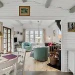 Feriehus With Fireplace V Væggerløse
